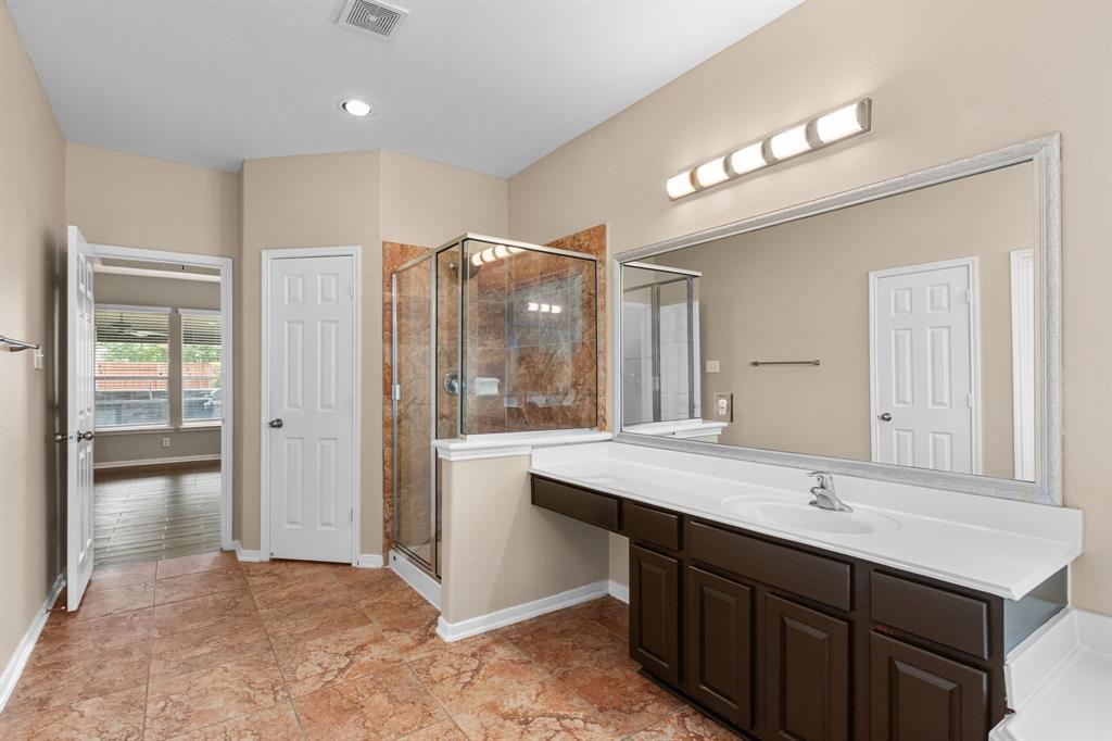 6323 Linfield Bluff Lane, Katy, Texas image 17