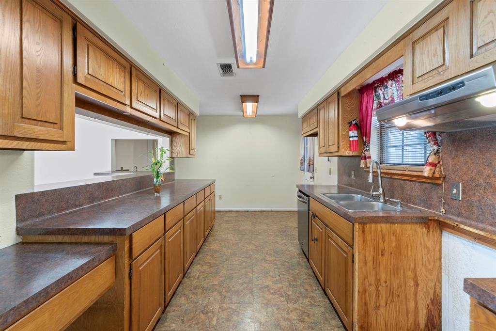 2413 38th Avenue, Texas City, Texas image 14