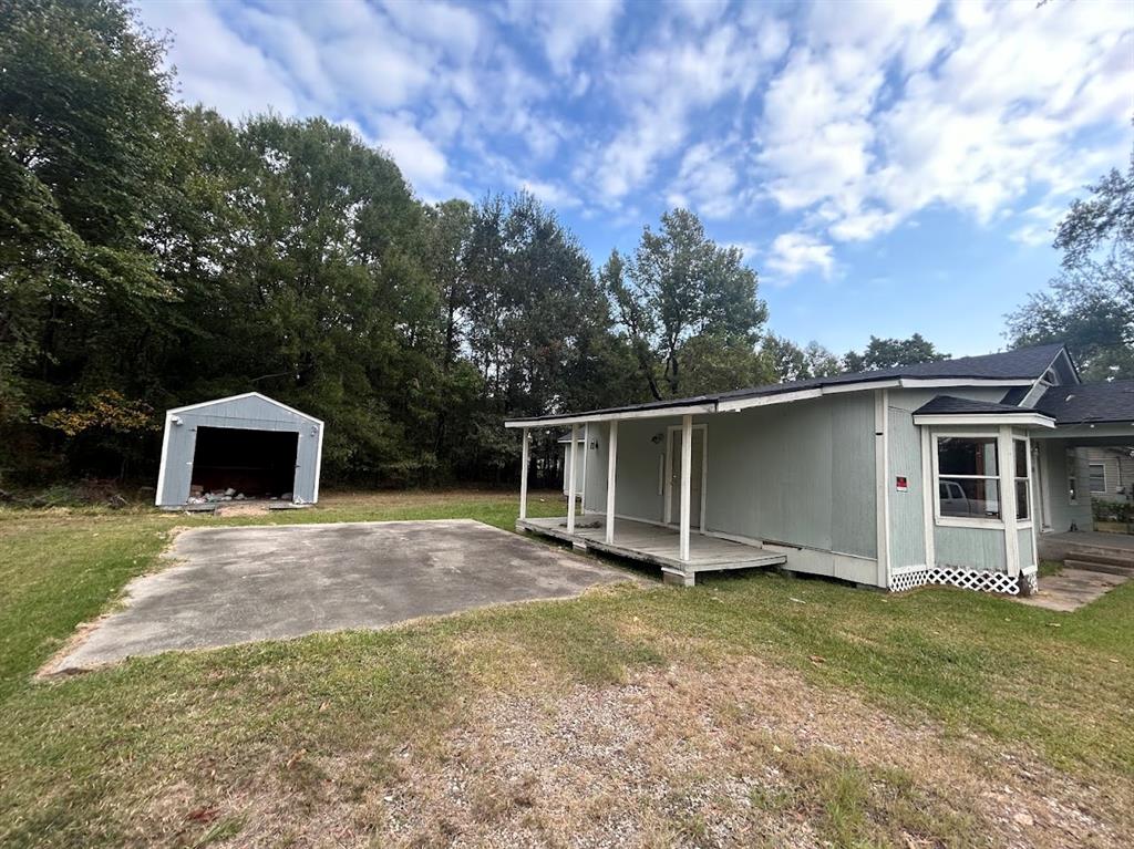 630 W Railroad Street, Vidor, Texas image 2