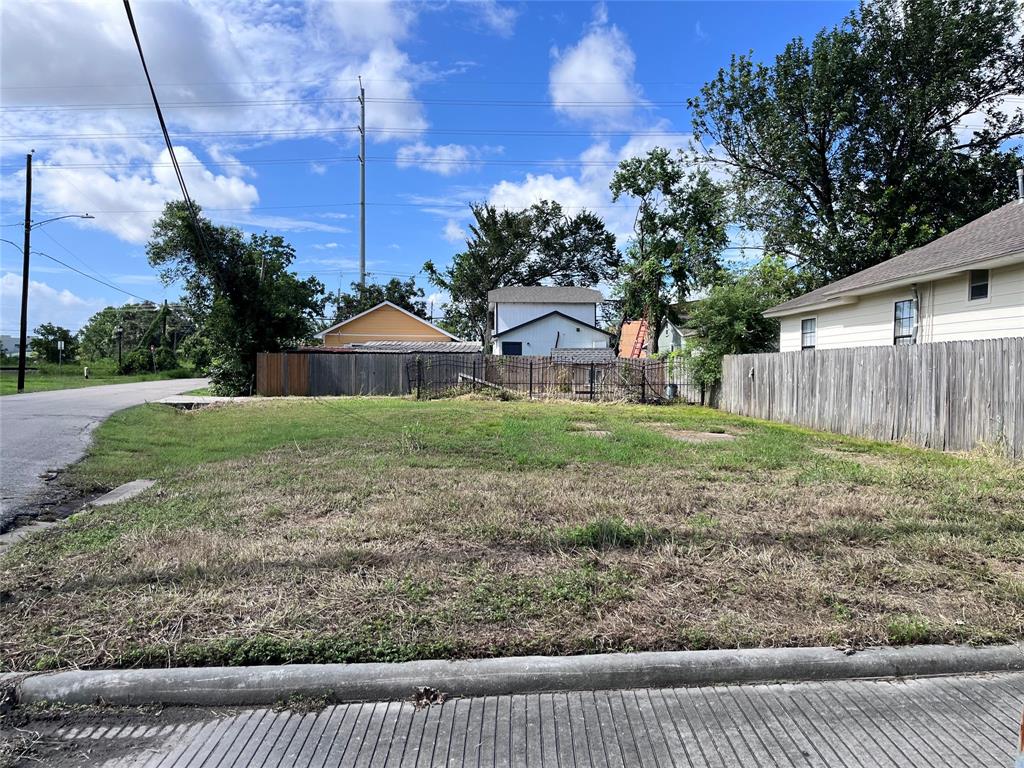 809 W Hedrick Street, Houston, Texas image 2
