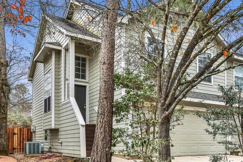Photo of 230 S Walden Elms Circle, The Woodlands, TX 77382 (MLS # 69041796)