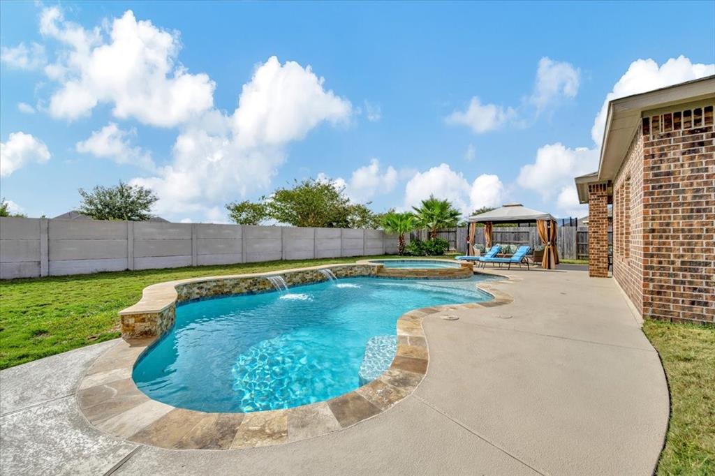 2620 Bellwick Canyon Court, Pearland, Texas image 5