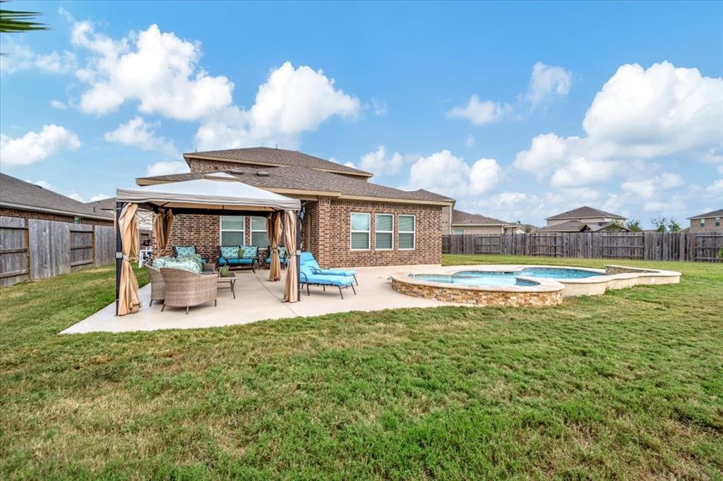 2620 Bellwick Canyon Court, Pearland, Texas image 6