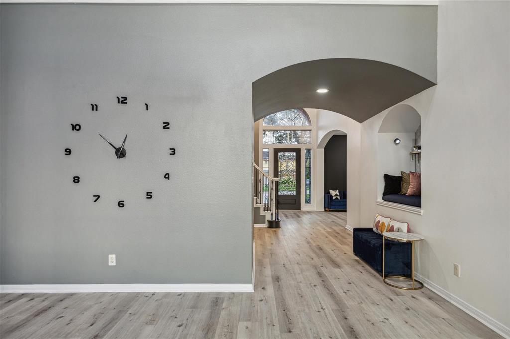 26919 Monarch Valley