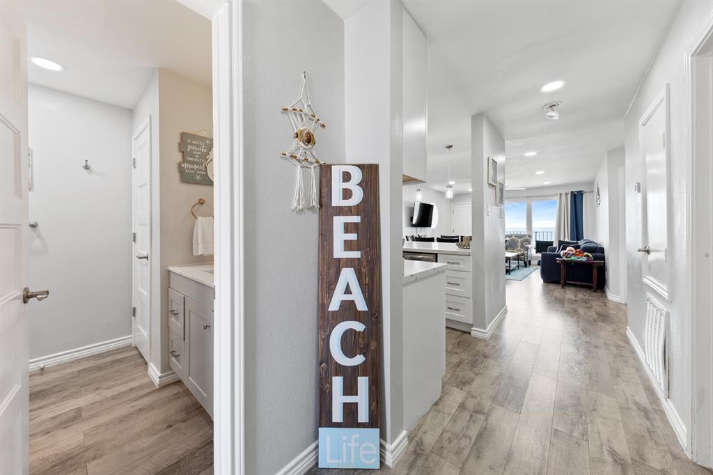 7600 Seawall Blvd 214