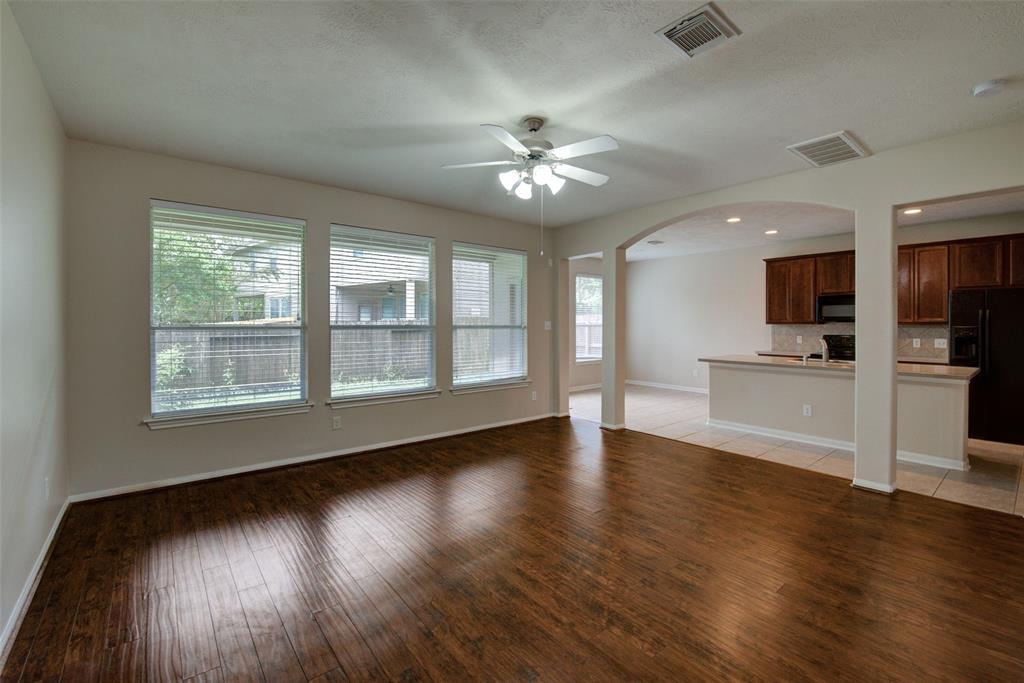23 S Burberry Park Circle, The Woodlands, Texas image 5