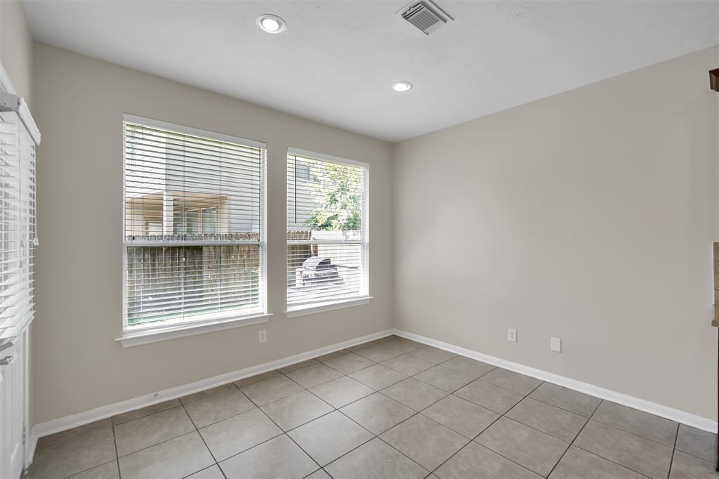 23 S Burberry Park Circle, The Woodlands, Texas image 9