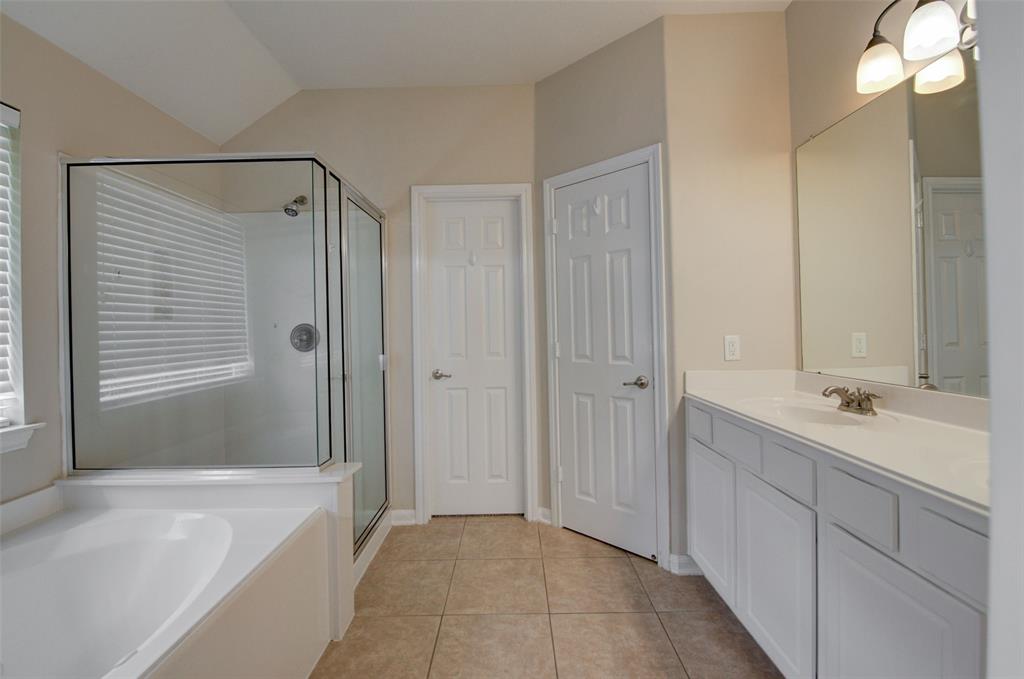 23 S Burberry Park Circle, The Woodlands, Texas image 18