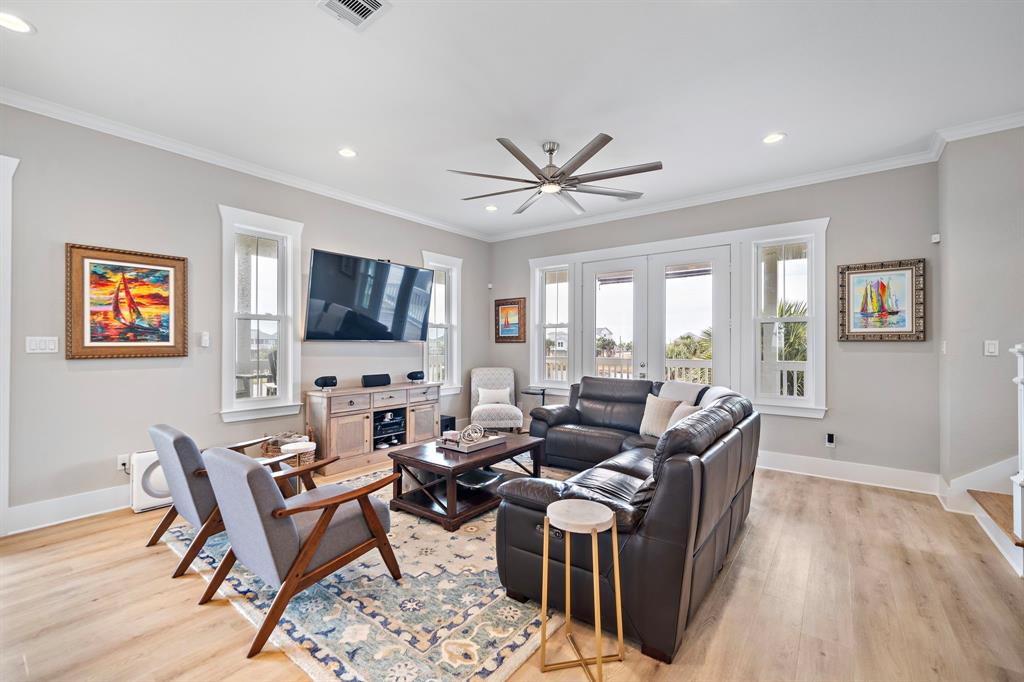 4014 Miramar Court, Galveston, Texas image 3