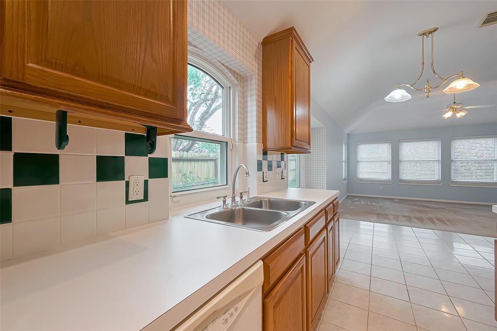 4611 Rainbow Valley Court, Missouri City, Texas image 21