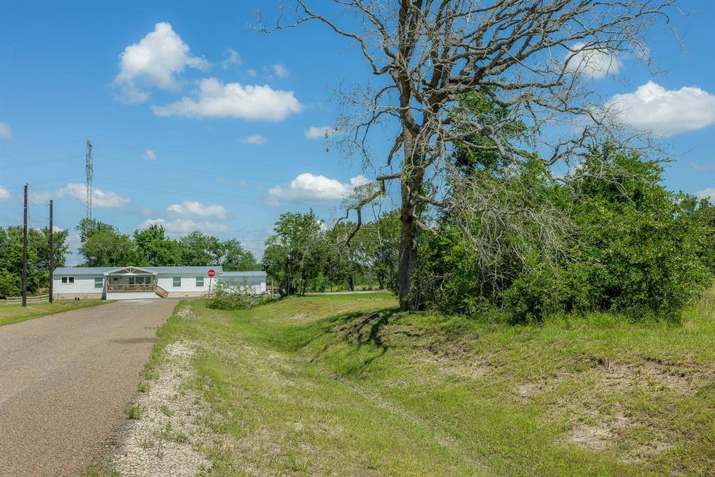 6676 Atakapan Trail, Bedias, Texas image 4