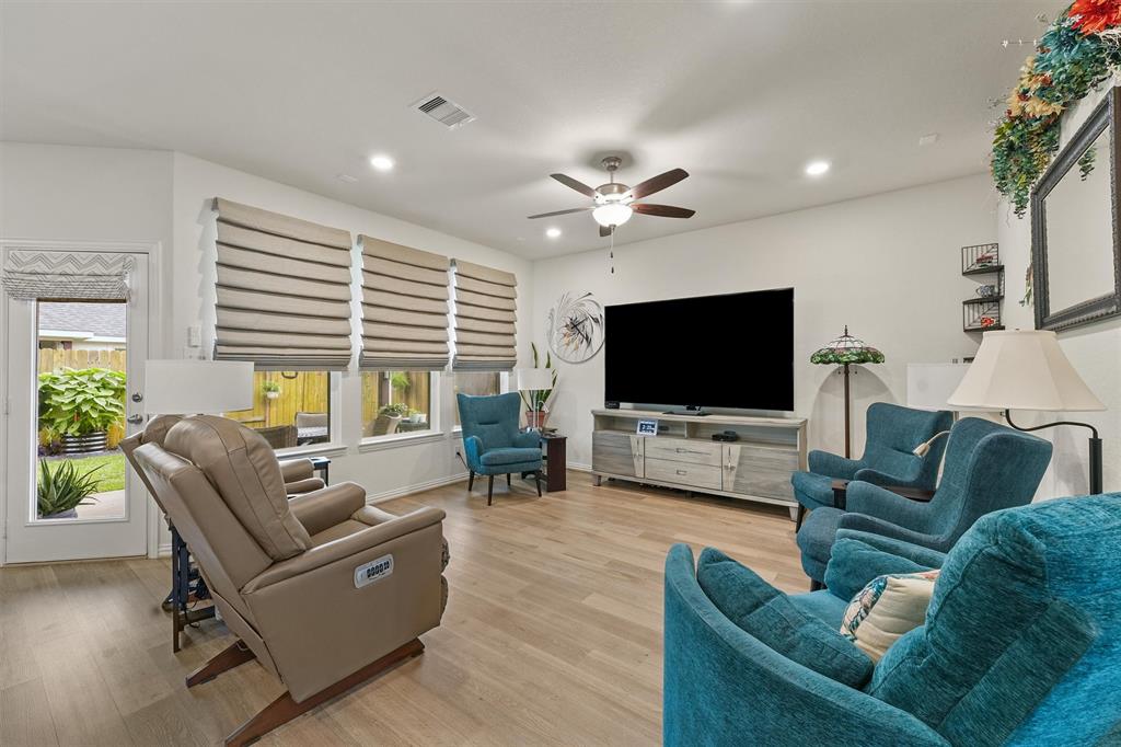 1207 Casal Springs Court, Crosby, Texas image 2