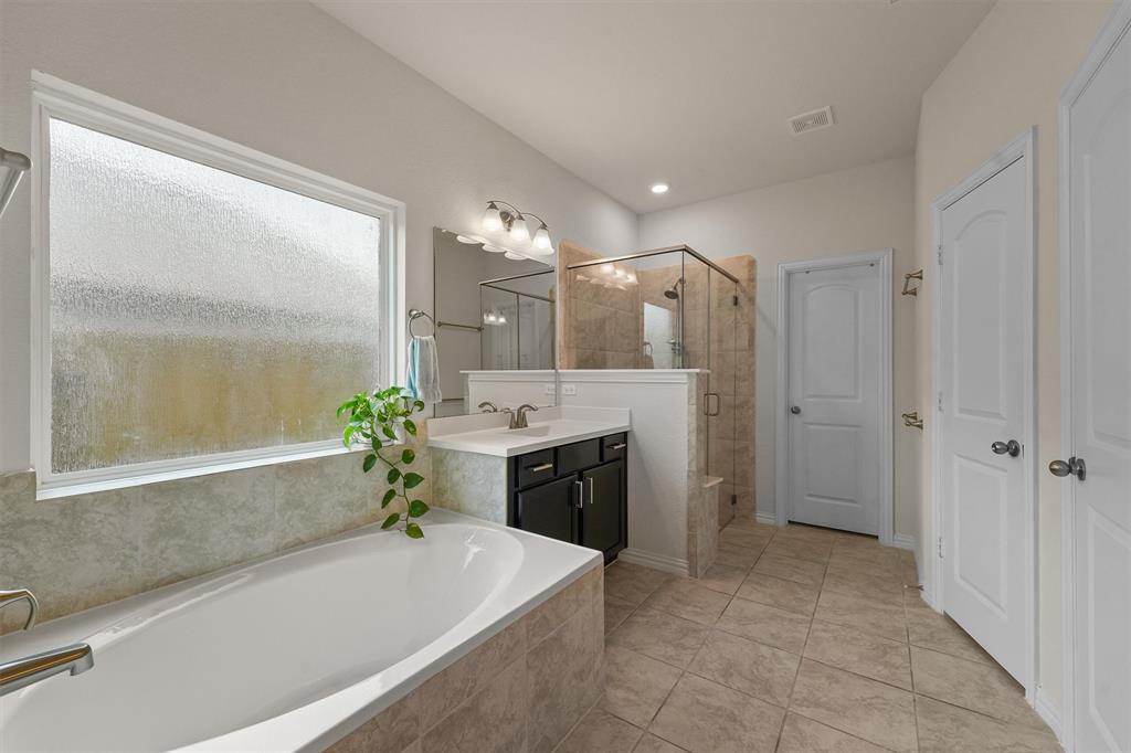 1207 Casal Springs Court, Crosby, Texas image 9