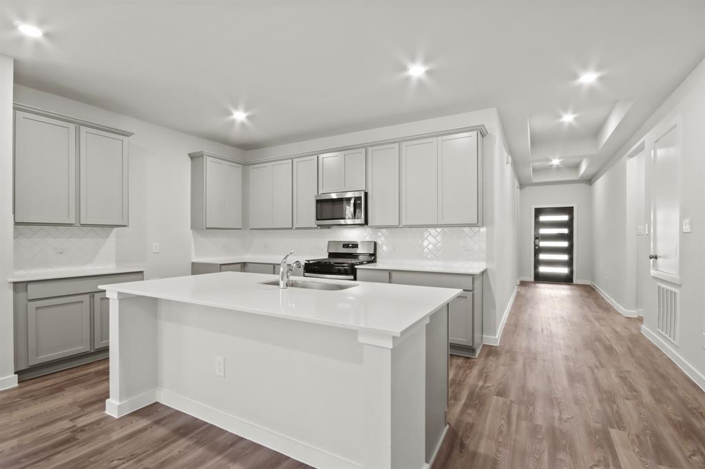 235 Garden Rose Trail, Conroe, Texas image 3