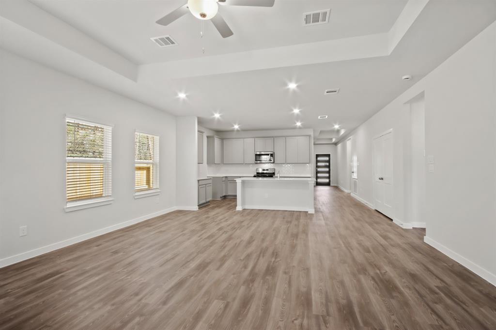 235 Garden Rose Trail, Conroe, Texas image 6