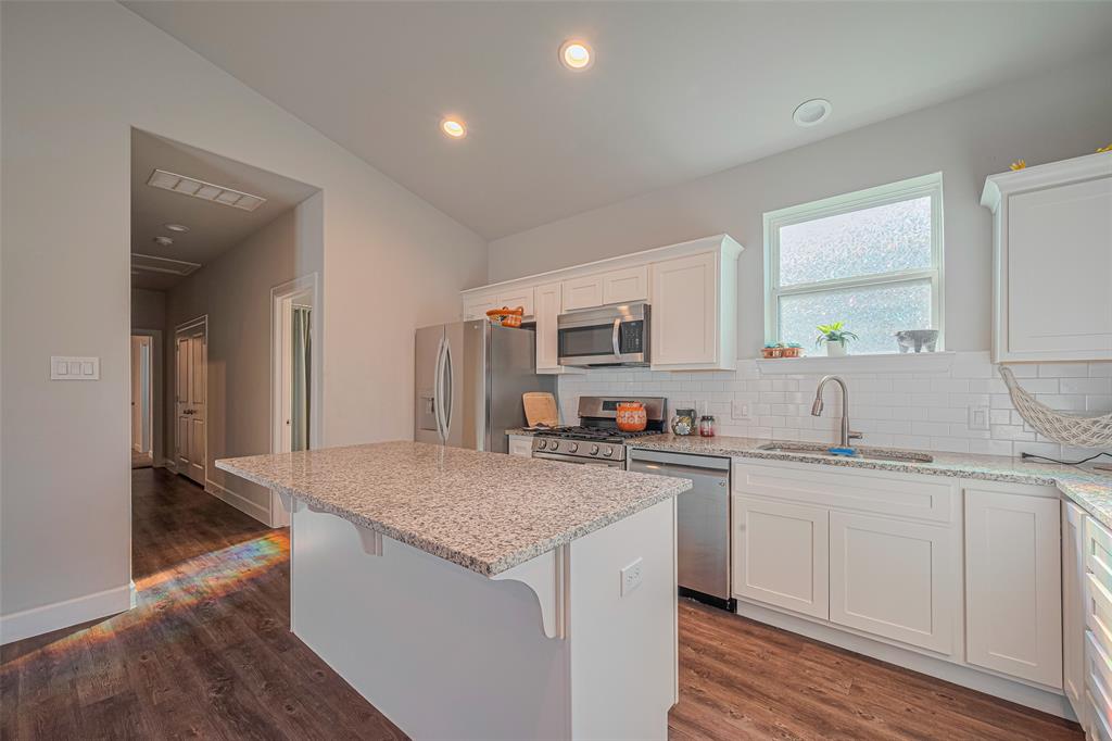 6418 Gresham Street, Wallis, Texas image 9