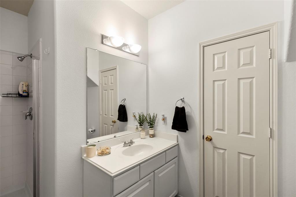 19527 Hardwood Ridge Trail, Cypress, Texas image 35