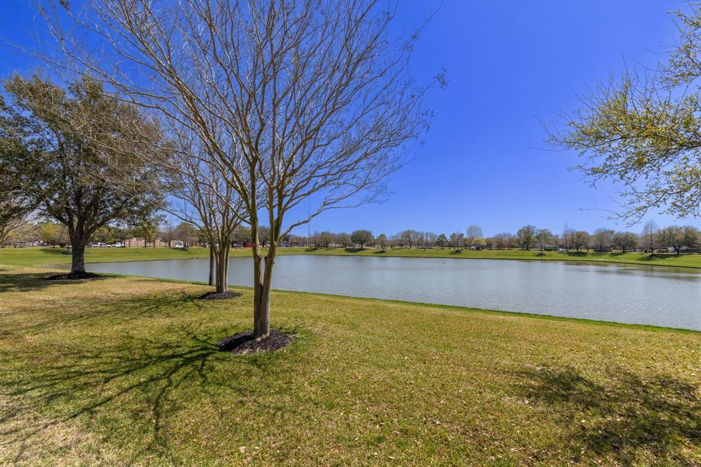 19527 Hardwood Ridge Trail, Cypress, Texas image 2
