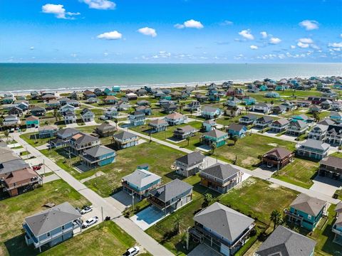 Single Family Residence in Crystal Beach TX 979 Seagull Lane 37.jpg