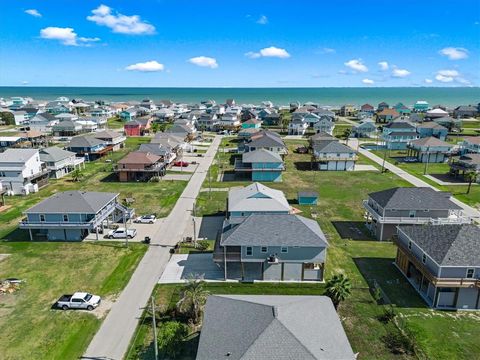 Single Family Residence in Crystal Beach TX 979 Seagull Lane 34.jpg