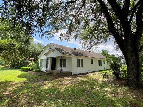 Single Family Residence in Wallis TX 7334 Highway 60 Highway.jpg