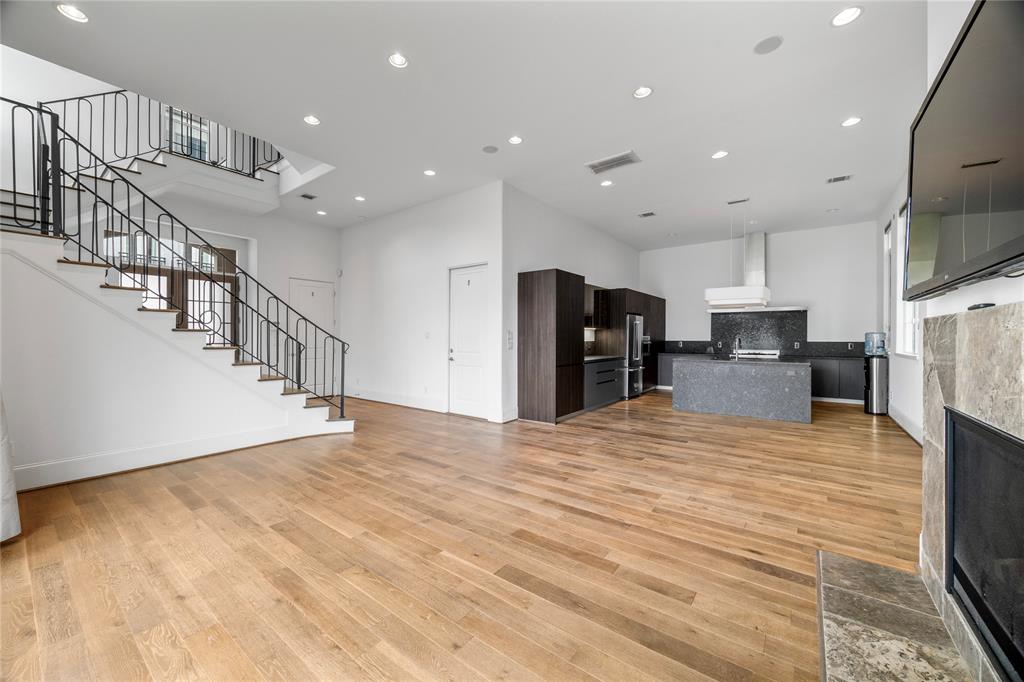 Houston, Texas 77043, United States, 4 Bedrooms Bedrooms, ,5 BathroomsBathrooms,Residential,Active,189011