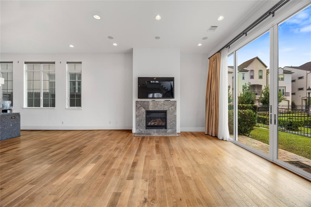 Houston, Texas 77043, United States, 4 Bedrooms Bedrooms, ,5 BathroomsBathrooms,Residential,Active,189011