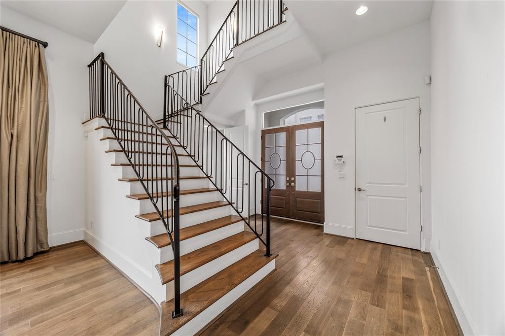 Houston, Texas 77043, United States, 4 Bedrooms Bedrooms, ,5 BathroomsBathrooms,Residential,Active,189011