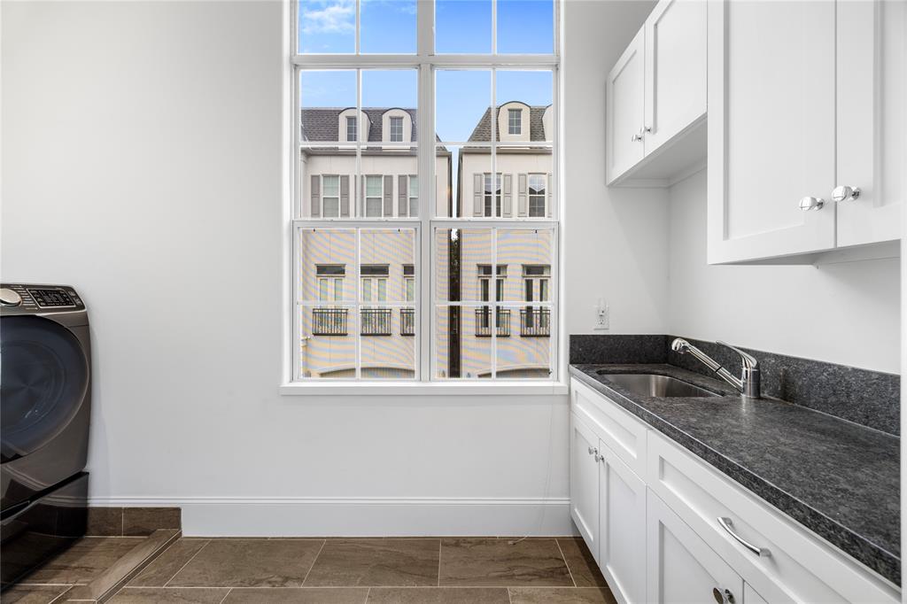 Houston, Texas 77043, United States, 4 Bedrooms Bedrooms, ,5 BathroomsBathrooms,Residential,Active,189011