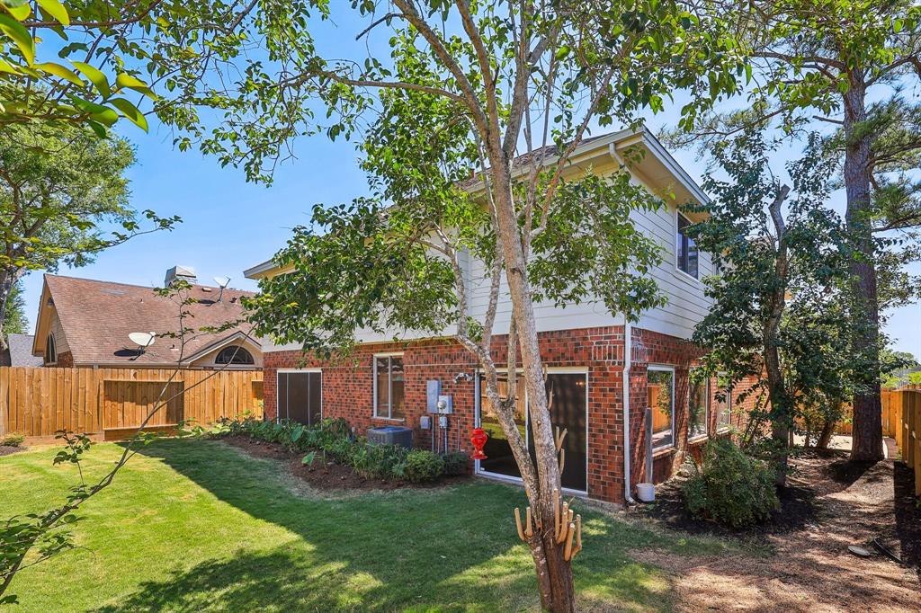 4342 Crow Valley Drive, Missouri City, Texas image 33