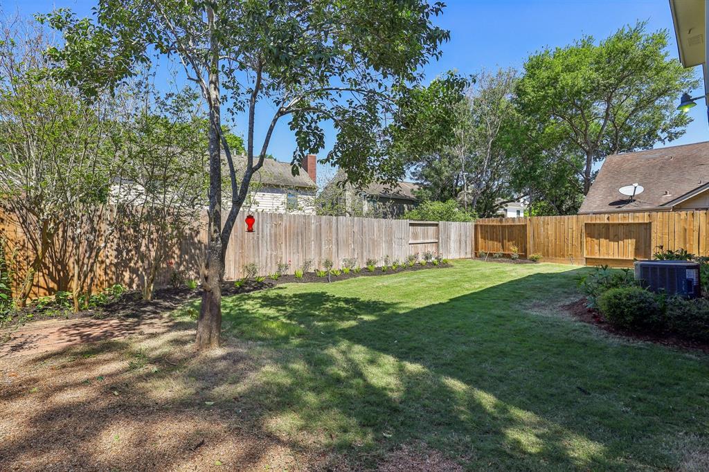 4342 Crow Valley Drive, Missouri City, Texas image 32