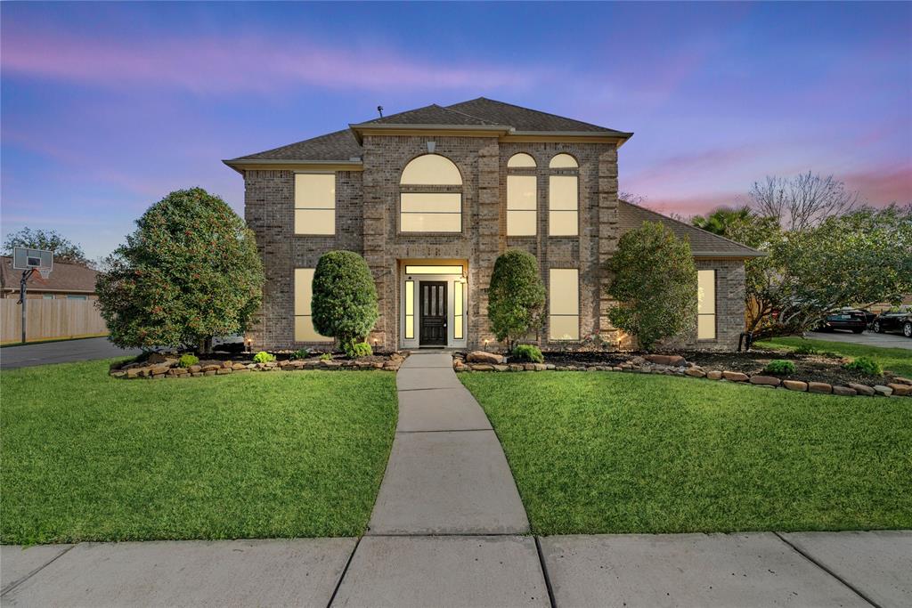 507 Windsor Drive, Friendswood, Texas image 2