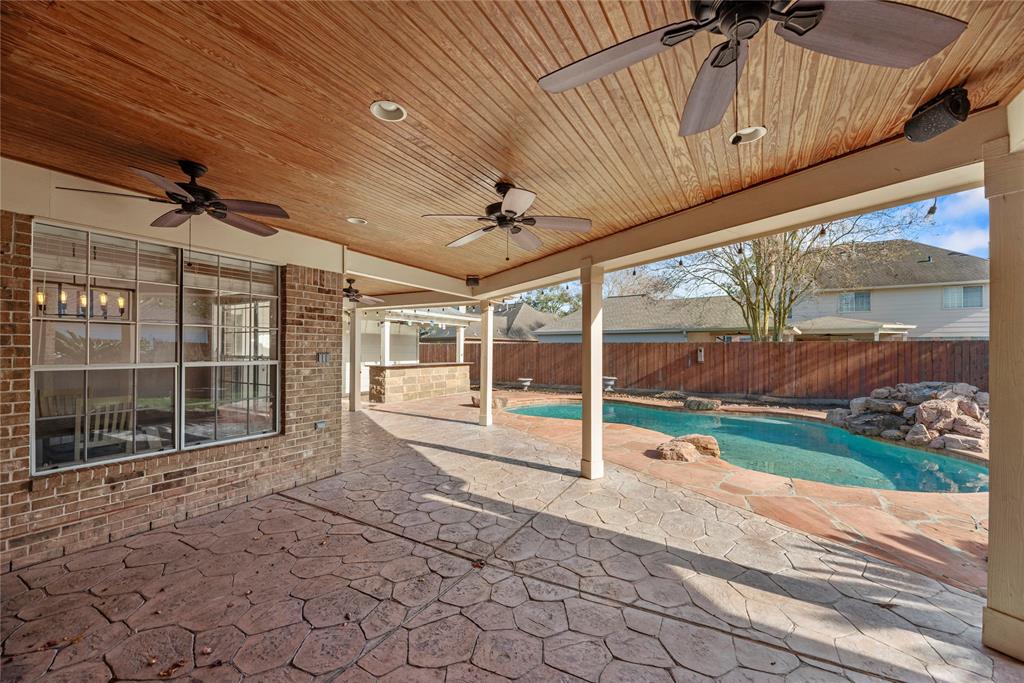 507 Windsor Drive, Friendswood, Texas image 37