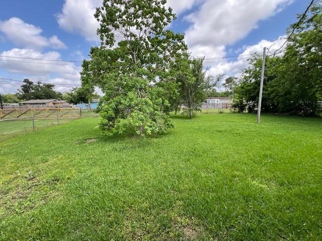 55 Blue Bonnet Court, Lake Jackson, Texas image 9