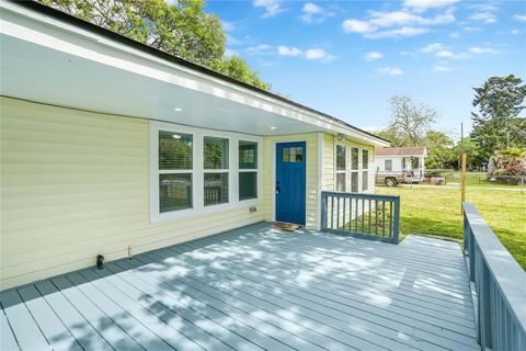 A home in Bacliff