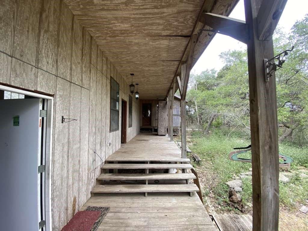 299 N Loop Drive, Blanco, Texas image 4