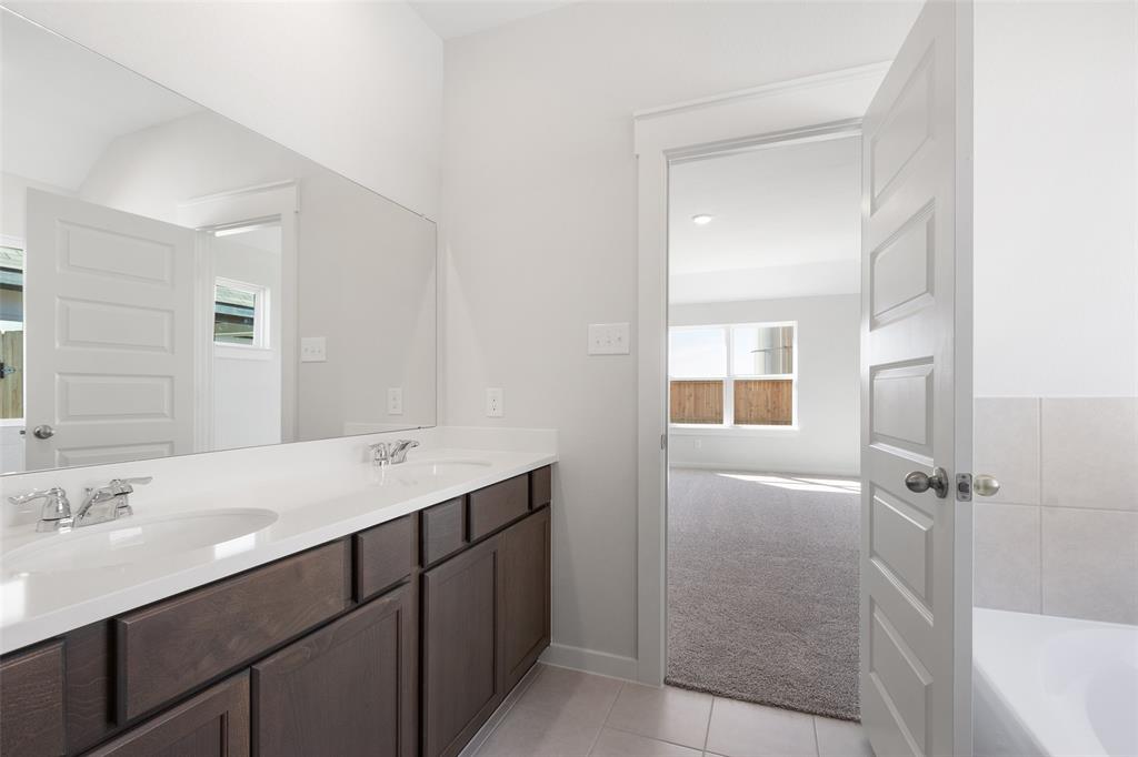 4609 Peony Green Drive, Katy, Texas image 13