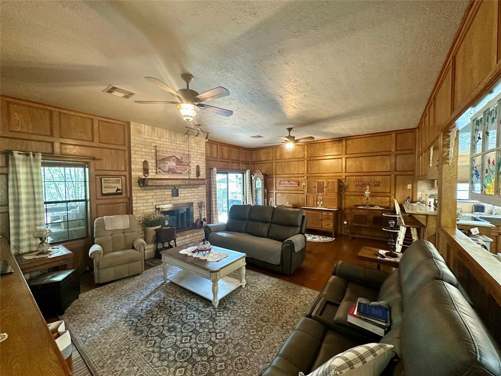 131 Holly Throw Circle, Livingston, Texas image 18