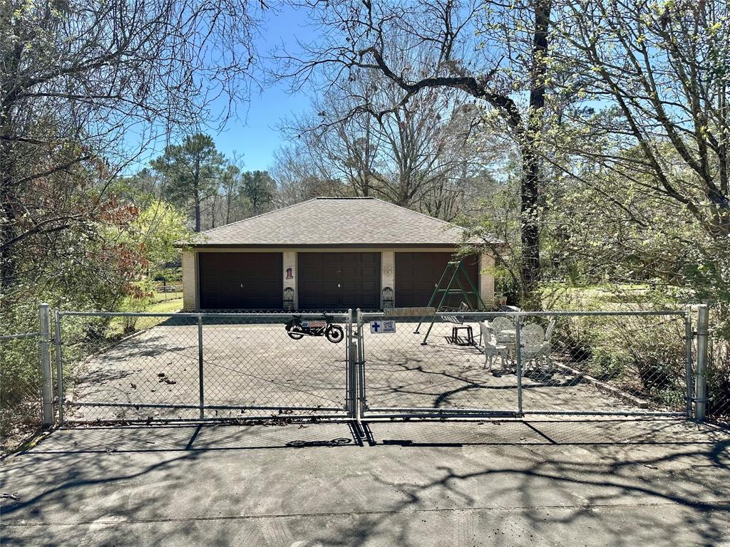 131 Holly Throw Circle, Livingston, Texas image 8