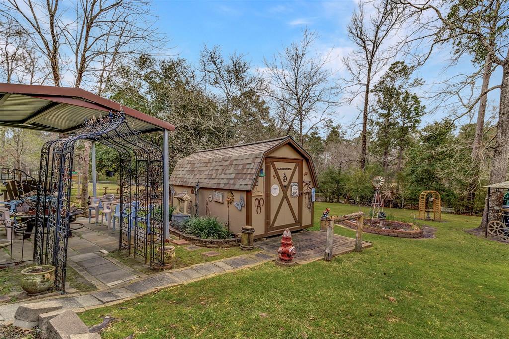 131 Holly Throw Circle, Livingston, Texas image 5