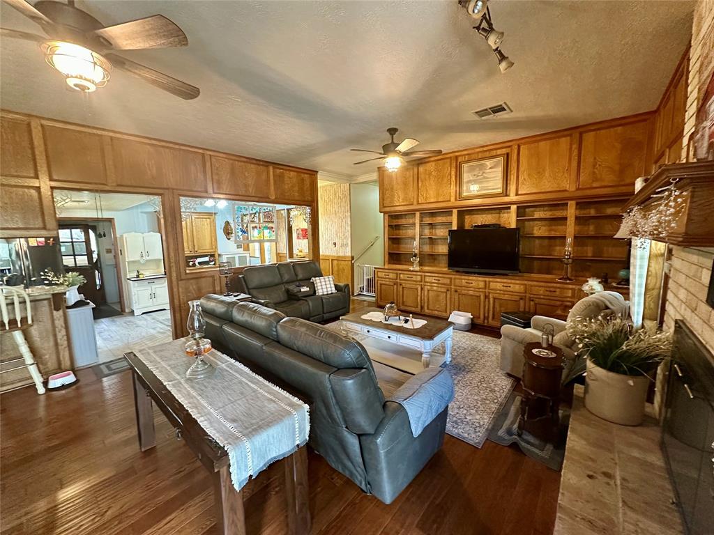 131 Holly Throw Circle, Livingston, Texas image 17