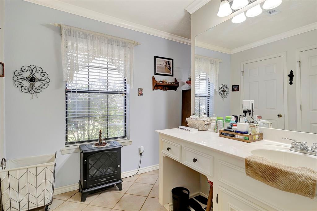 131 Holly Throw Circle, Livingston, Texas image 24
