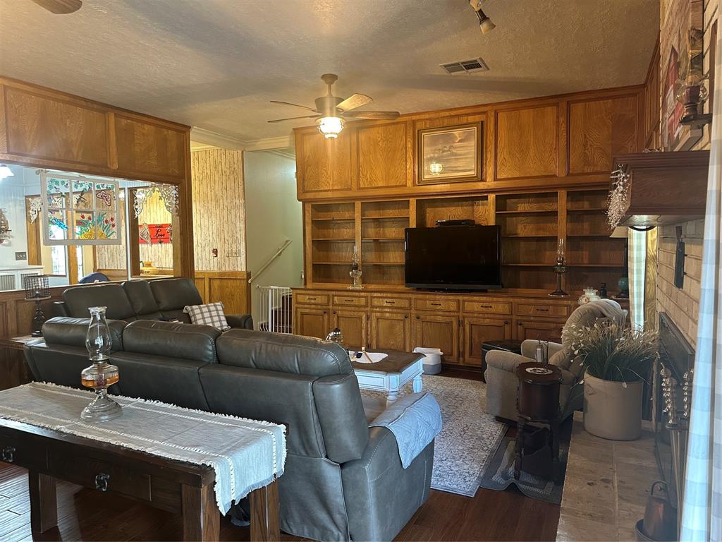131 Holly Throw Circle, Livingston, Texas image 21