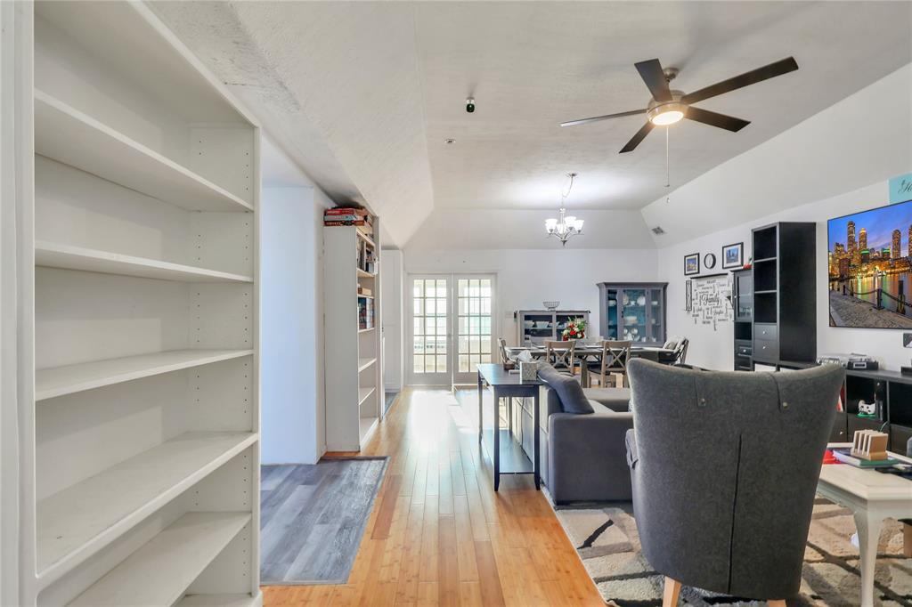 2254 Hawk Meadows Road, Pearland, Texas image 7