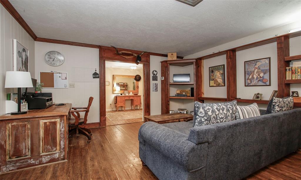 Photo 6 of 40 of 14834 Waynewood Drive house