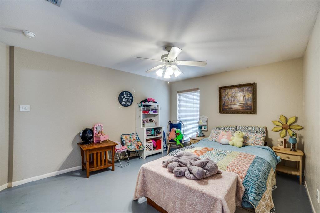 1627 Hickory Bend, Pleasanton, Texas image 14