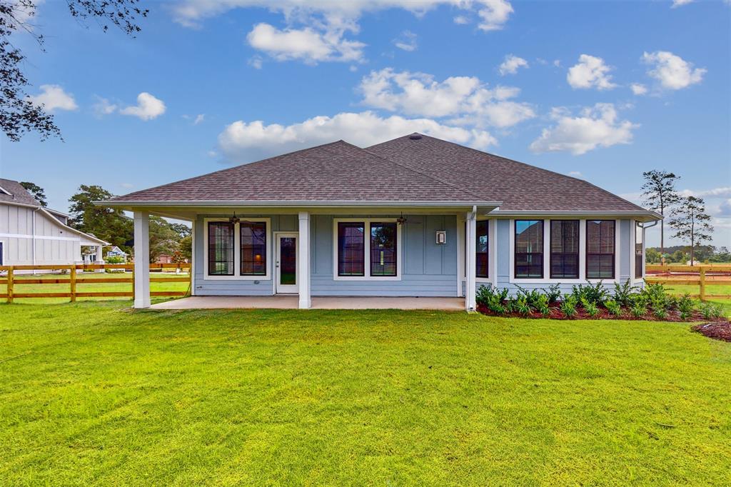 21811 Hibiscus Hedge Trail