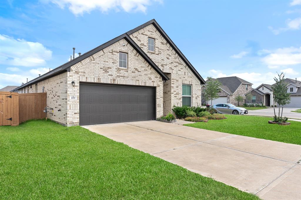 200 Catalina Cove Drive, Katy, Texas image 2