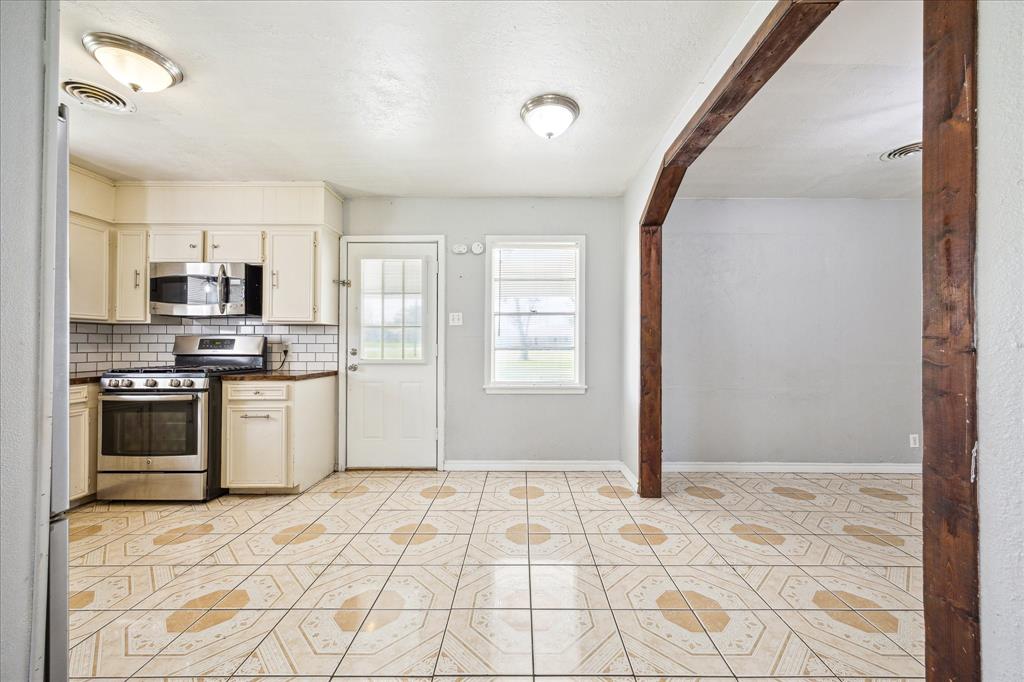 715 16th Street, Hempstead, Texas image 6