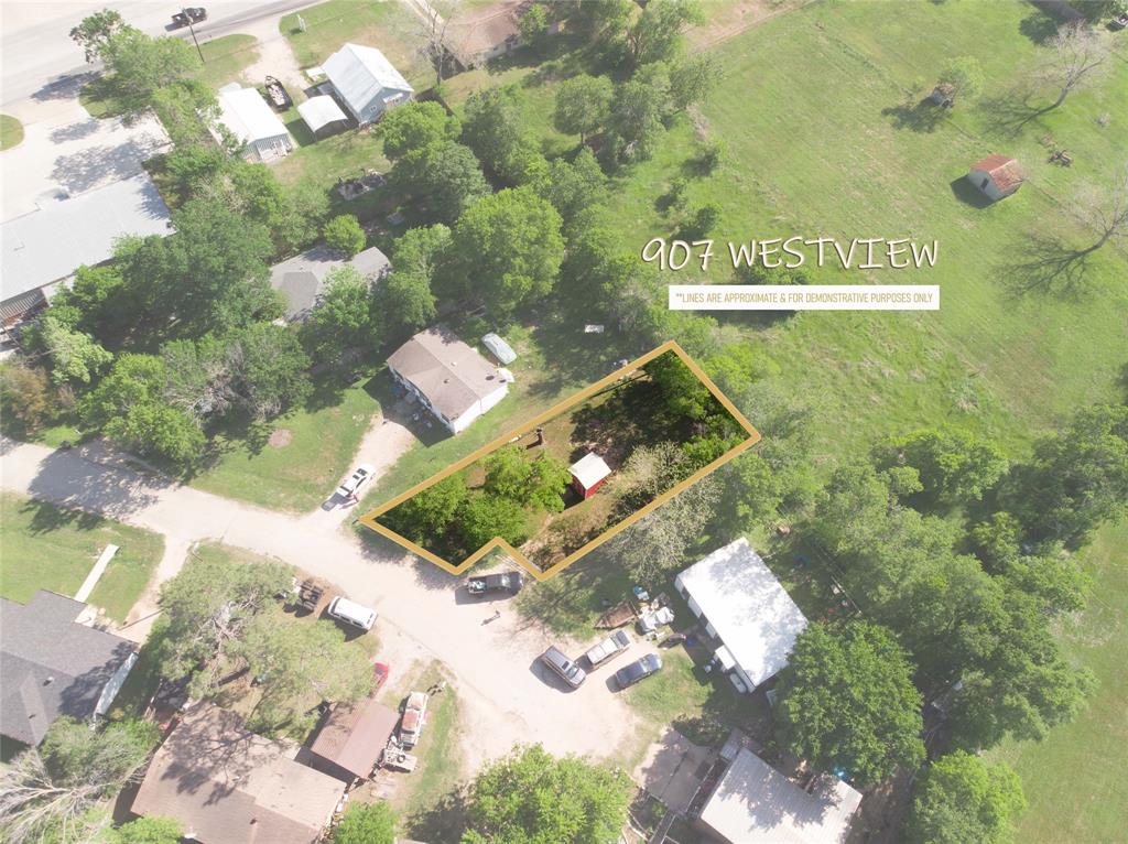 907 Westview Circle, Caldwell, Texas image 1